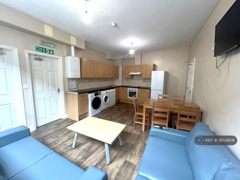 5 bedroom flat in St Augustines Parade, Bristol, BS1 (5 bed) (#2654808)