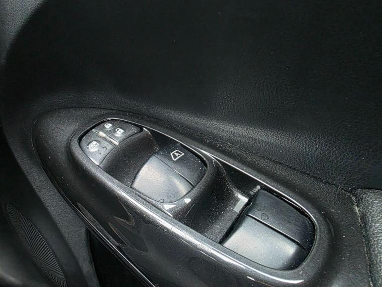 2017 Nissan Juke 1.6 DiG-T Tekna 5dr HATCHBACK PETROL Manual