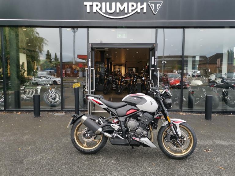 2026 TRIUMPH TRIDENT 800