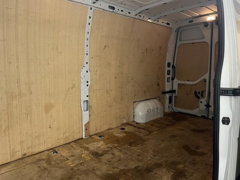 2023 Renault Master LM35dCi 135 Business+ Medium Roof Van PANEL VAN DIESEL Manual