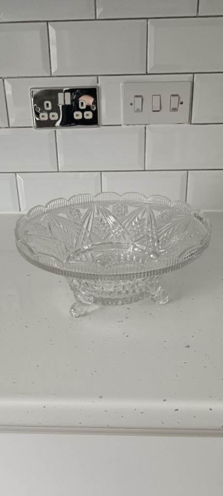 Clear Glass Pedestal Bowl – Good Condition