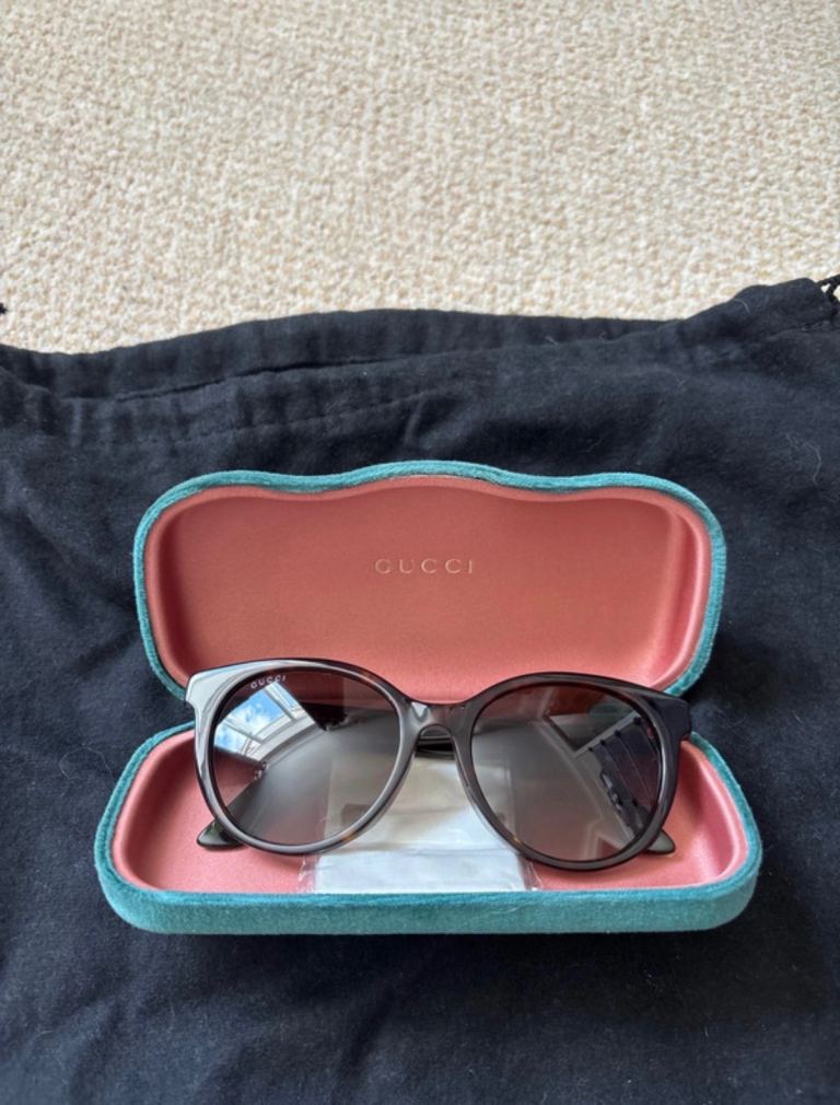 Ladies Gucci sunglasses new no tags