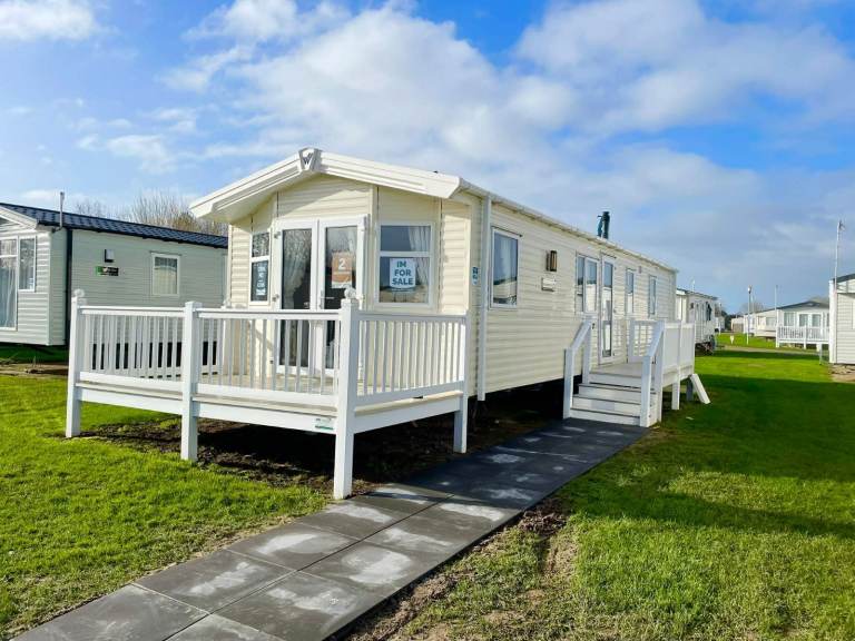 STATIC CARAVAN FOR SALE ON THE NORFOLK & SUFFOLK BORDER - READY TODAY!