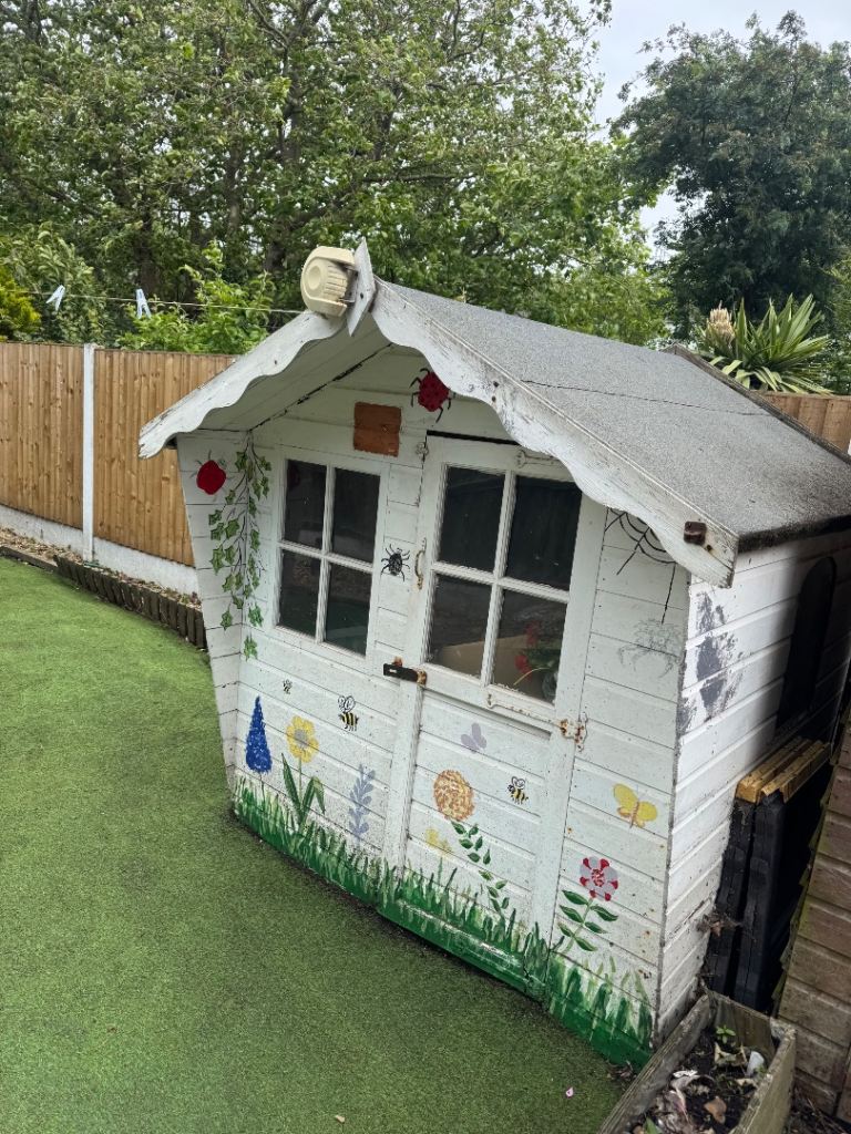 Children’s play house free