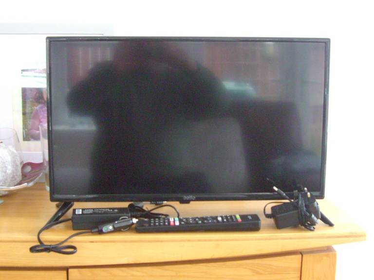 Cello 24" LED Android 12/240 volt caravan / motorhome television as new.