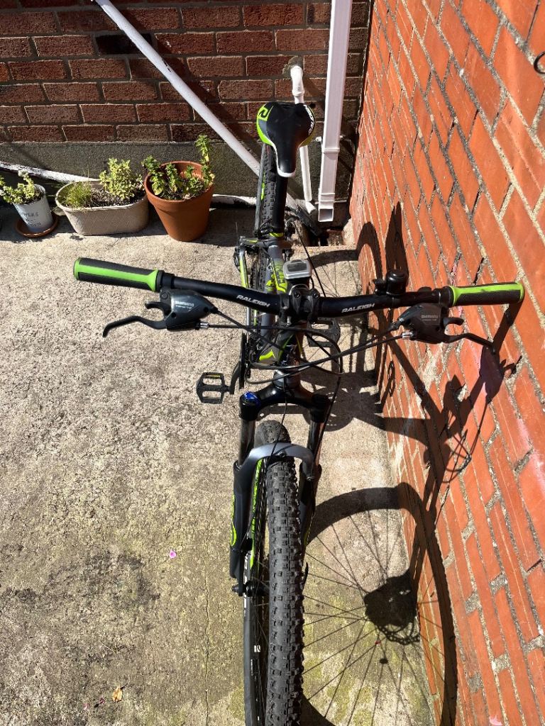 2 Adult Bikes + Accessories Bundle – Excellent Condition – £325 ONO