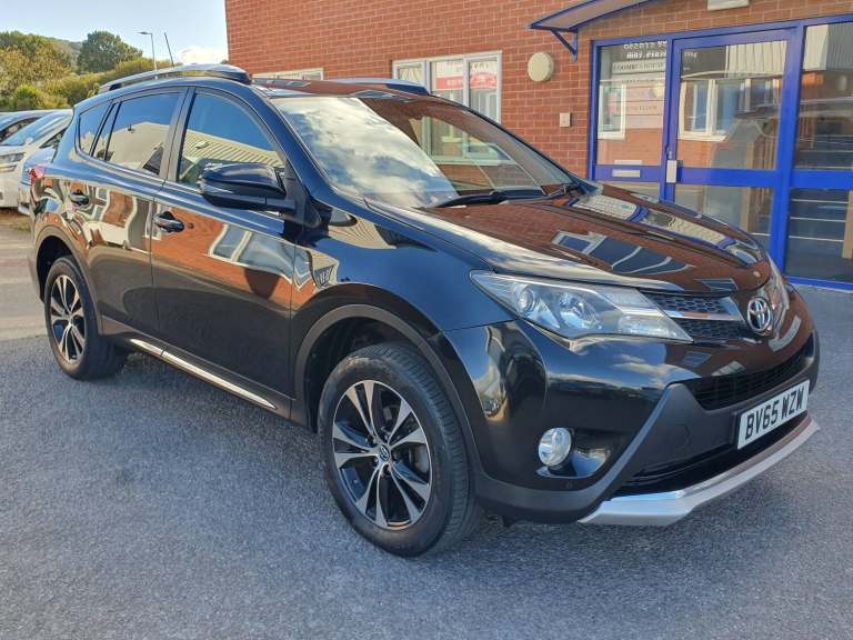 2015 Toyota RAV4 2.2 D-4D Invincible SUV 5dr Diesel Manual 4WD Euro 5 (150 ps)