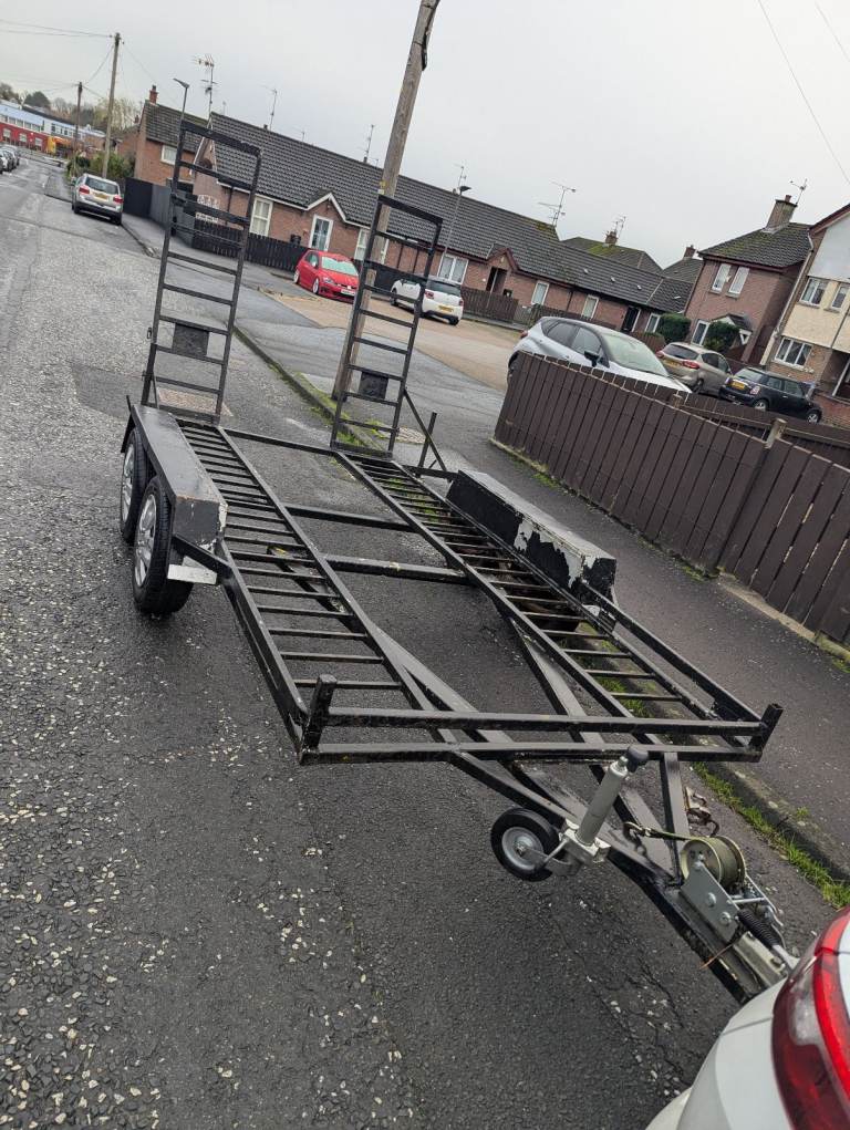 Car transporter trailer 