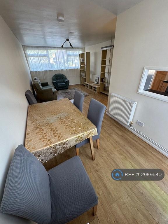 2 bedroom flat in Grant Road, Croydon, CR0 (2 bed) (#2989640)