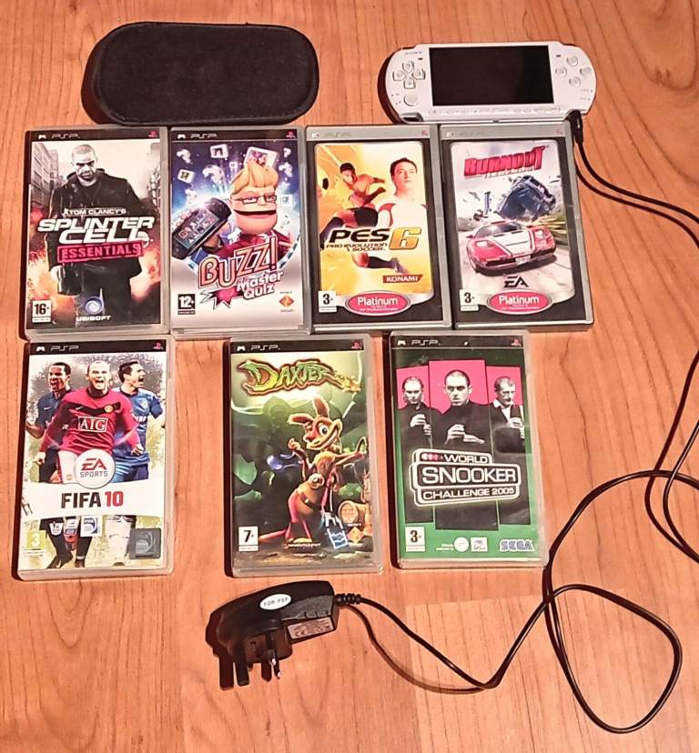 SONY psp-3003, Pearl White -with 7 games - vgc
