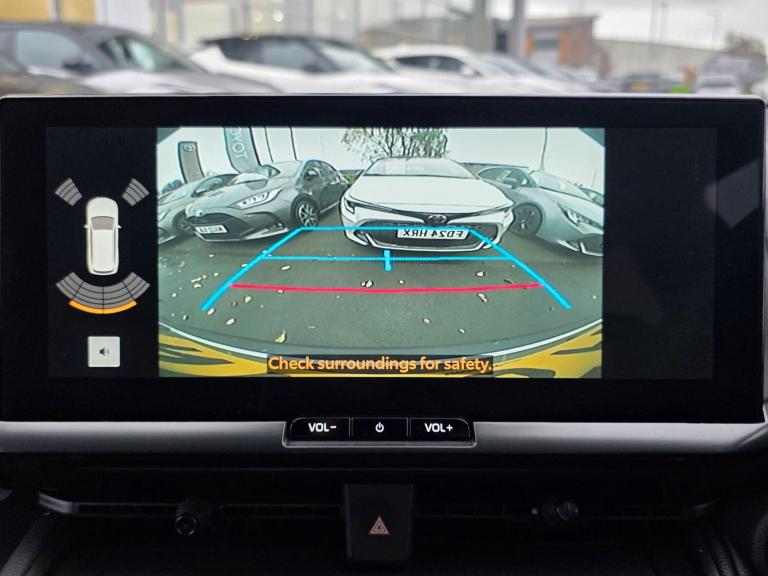 2025 Toyota C-HR 1.8 VVT-h Design SUV 5dr Petrol Hybrid CVT Euro 6 (s/s) (140 ps) HATCHBACK Petro...