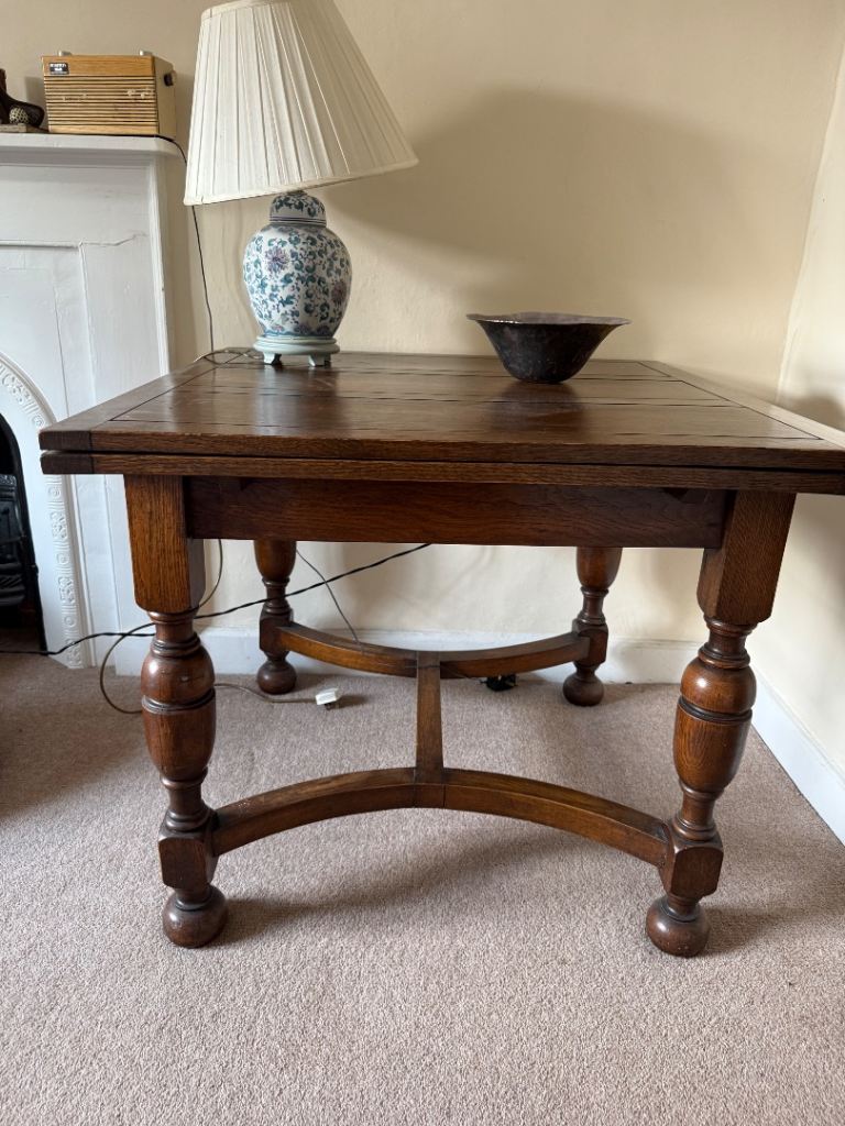 Solid Oak Drop Leaf Gate Leg Dining Table – Good Condition