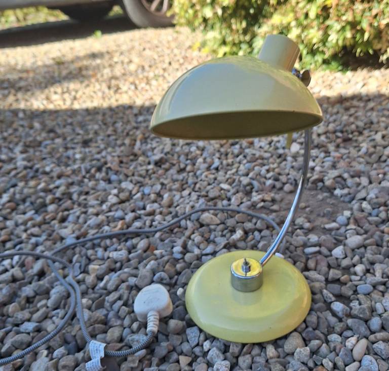 Desk lamp (slightly scuffed)