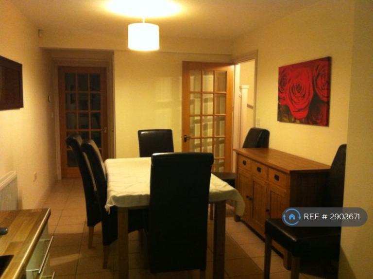 2 bedroom house in Victoria Cresent, Manchester, M30 (2 bed) (#2903671)