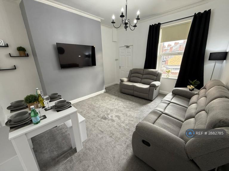 4 bedroom flat in South Shields, South Shields, NE33 (4 bed) (#2882785)