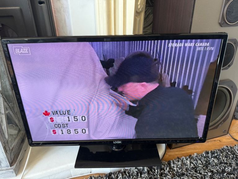 LOGIK 24" HD LED TV with DVD Player and Freeview