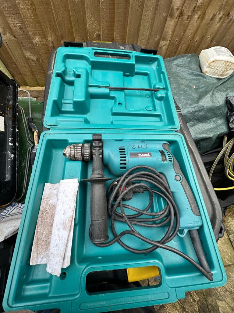 makita hammer drill 240v