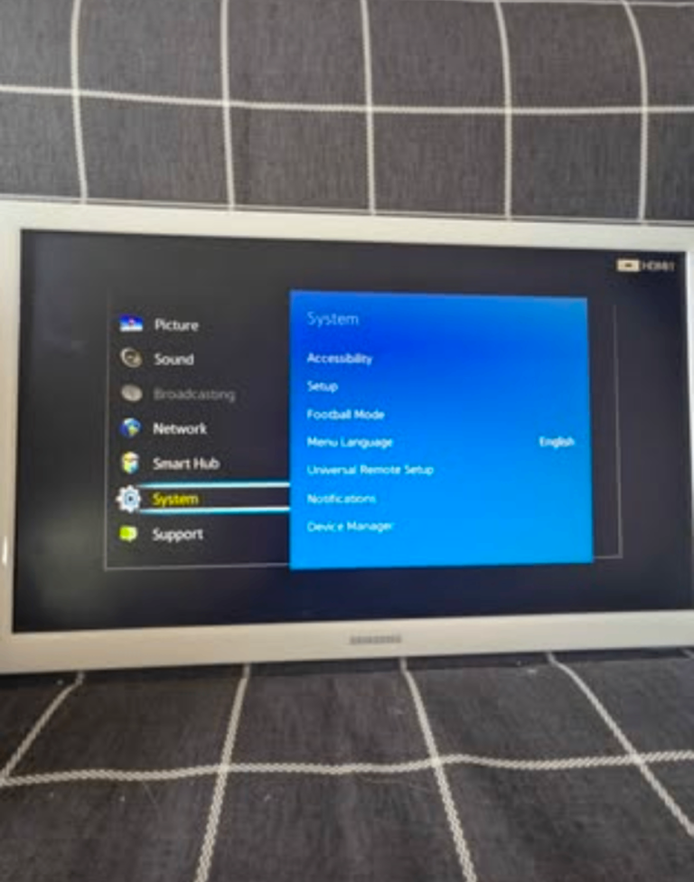 Samsung Smart TV 22" - Fully Working, No Feet or Remote