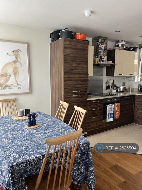 3 bedroom flat in Roffo Court, London, SE17 (3 bed) (#2625504)