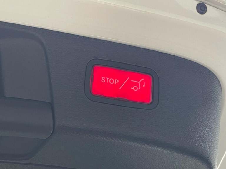 2017 Mercedes-Benz GLA 2.0 GLA250 AMG Line (Premium Plus) SUV 5dr Petrol 7G-DCT 4MATIC Euro 6 (s/...