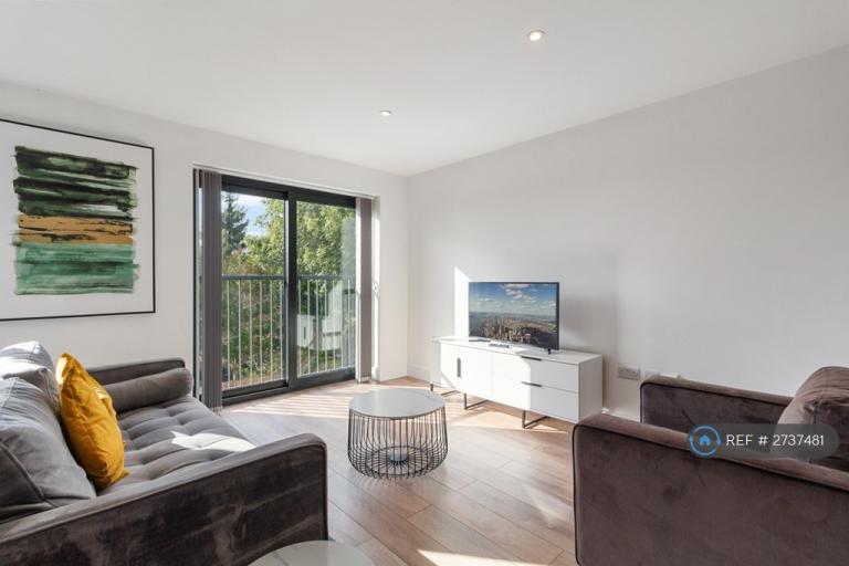 1 bedroom flat in Hendon Way, London, NW4 (1 bed) (#2737481)