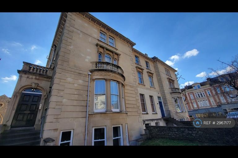 2 bedroom flat in Oakland Road, Redland, Bristol, BS6 (2 bed) (#2967177)