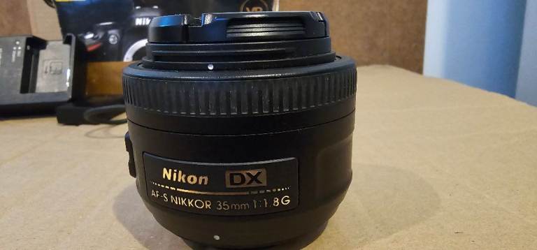 NIKON NIKKOR DX AF-S 1:1.8 G