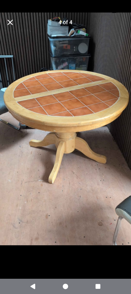 Tiled Extendable kitchen table - No chairs 