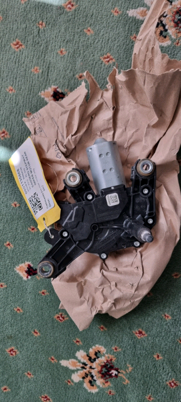 Dacia Sandero Stepway Rear Wiper Motor.