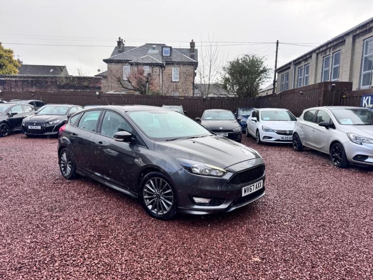 2017 Ford Focus 1.0T EcoBoost ST-Line Euro 6 (s/s) 5dr HATCHBACK Petrol Manual