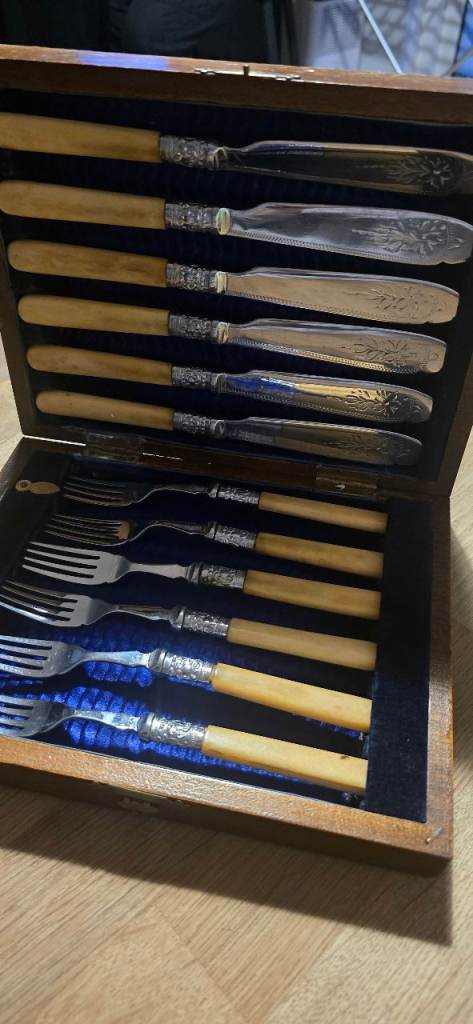 Vintage Cutlery (knives and forks)