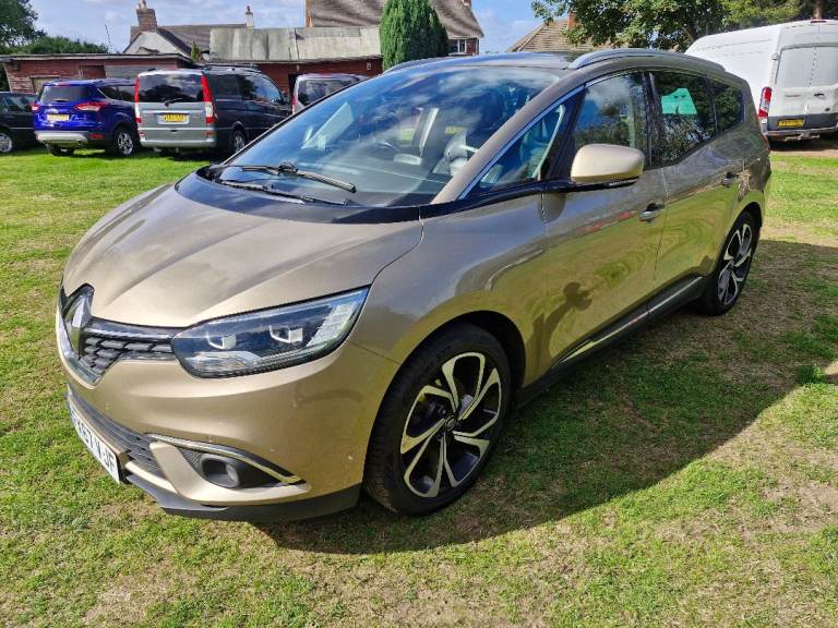 Renault Grand Scenic Signature Nav 7 seater 1.5h dci Hybrid. Great history, MOT March 2027! 2 keys! 