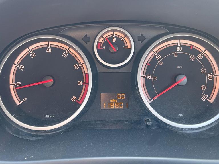 2009 Vauxhall Corsa 1.2i 16v Club 5dr HATCHBACK Petrol Manual