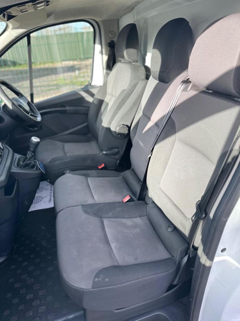 2023 Renault Trafic LL30 Blue dCi 130 Business+ Van PANEL VAN DIESEL Manual