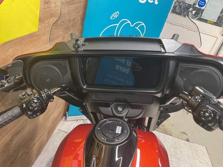 HARLEY-DAVIDSON STREETGLIDE