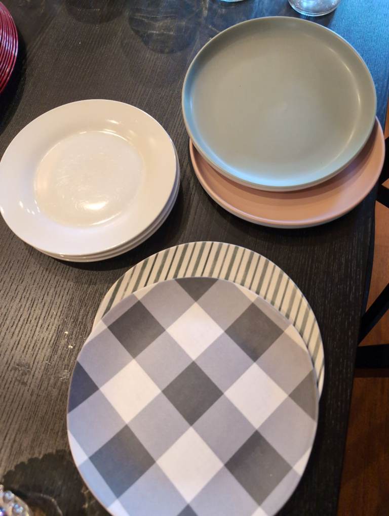 Assorted side plates