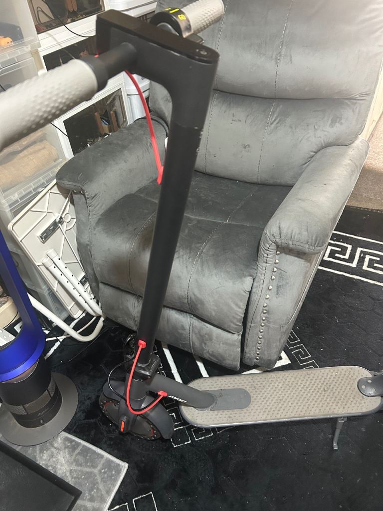 Electric scooter 