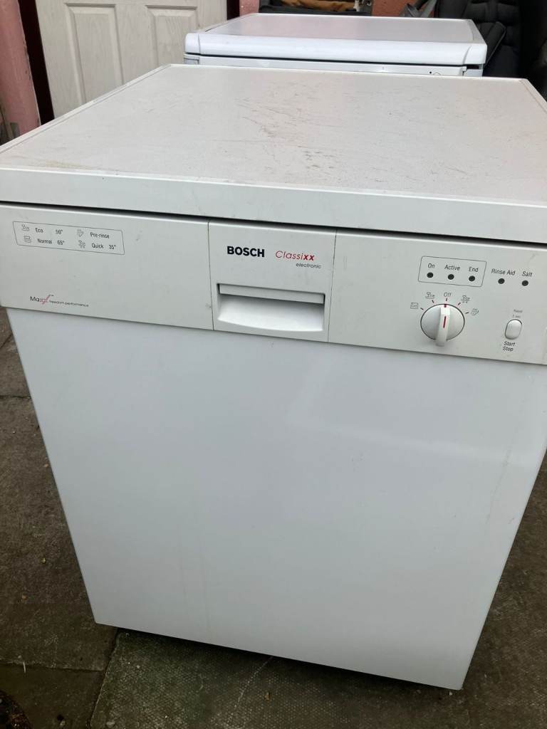 Bosch Classixx Dishwasher – White, Good Condition