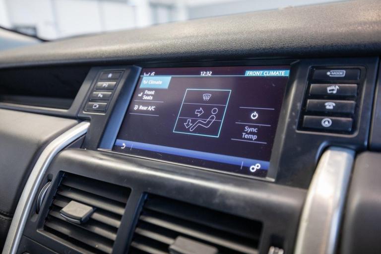 2016 Land Rover Discovery Sport 2.0 TD4 HSE Luxury SUV 5dr Diesel Auto 4WD Euro 6 (s/s) (180 ps) ...