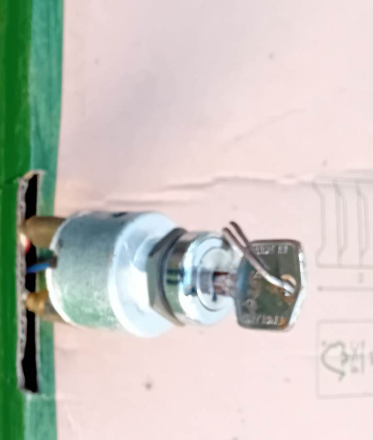 Morris Minor ignition key and barrel 