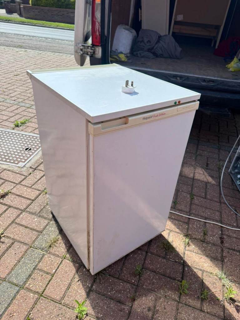 Under counter freezer 