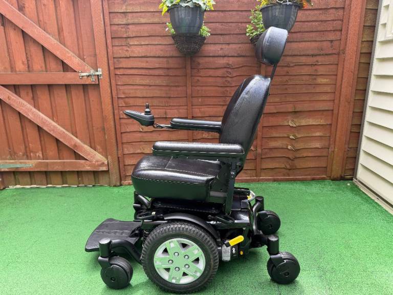 The Jazzy 600ES Electric Wheelchair-Powerchair. Like new. Delivery possible.