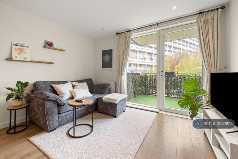 2 bedroom flat in Barrington Road, London, SW9 (2 bed) (#3047624)