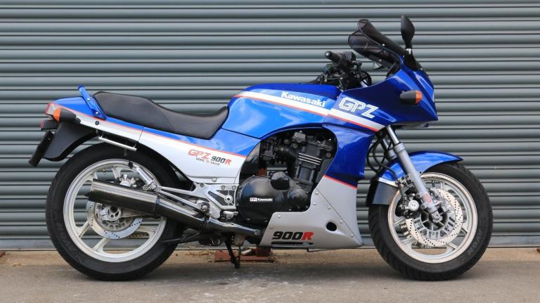 Kawasaki GPZ900R 1988