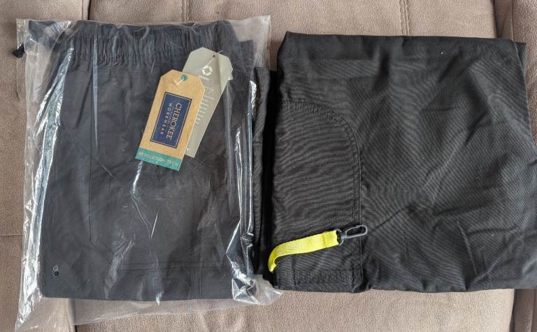 Black scrub trousers 