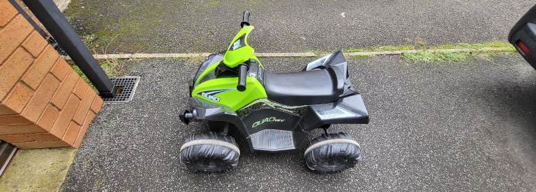 Kids quad bike for ages 3+