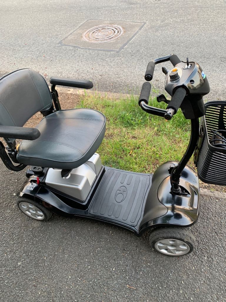 KYMCO Mobility Scooter. BRAND NEW 17ah BATTERIES 