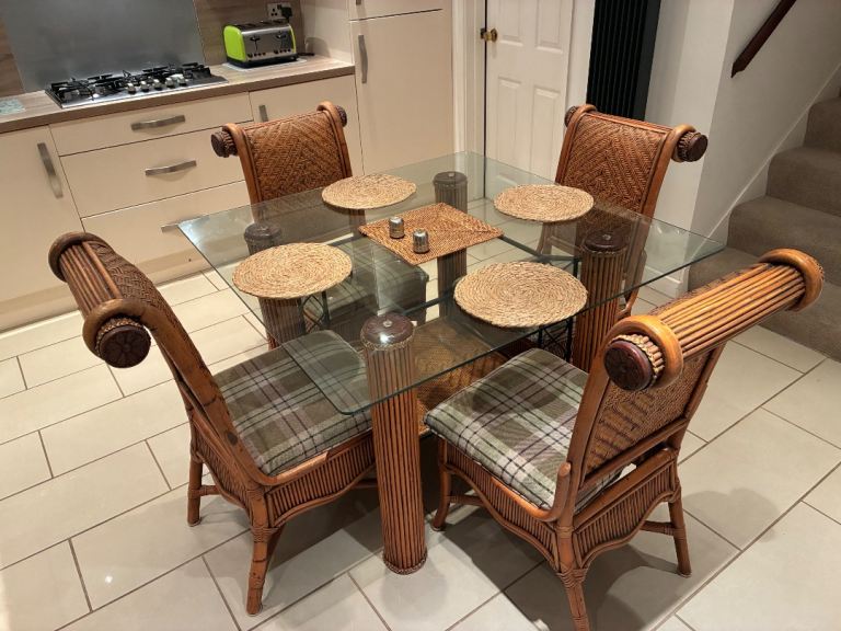 Kitchen Table and 4 chairs 