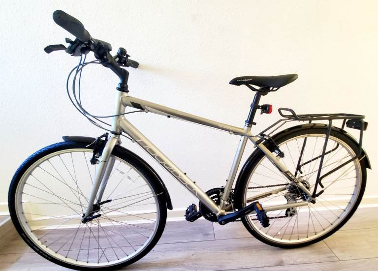 19" Ridgeback Speed, 21 gear, bicycle, silver and black. As new condition.
