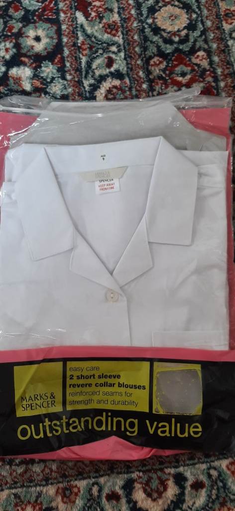 Girls white short sleeve shirt(new)